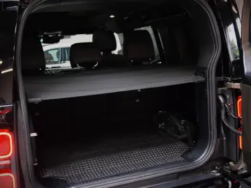 Defender 110 Hybrid X-Dynamic HSE 1-Hand Neu