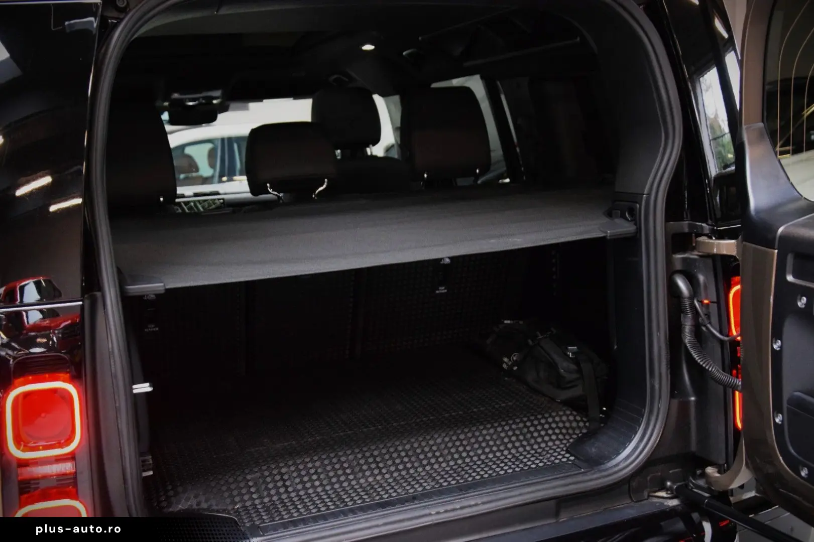 Defender 110 Hybrid X-Dynamic HSE 1-Hand Neu