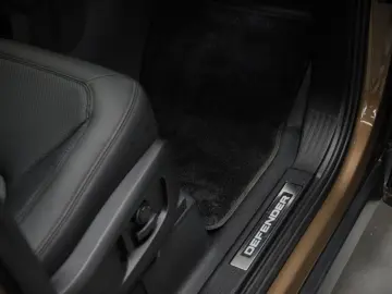 Defender 110 Hybrid X-Dynamic HSE 1-Hand Neu