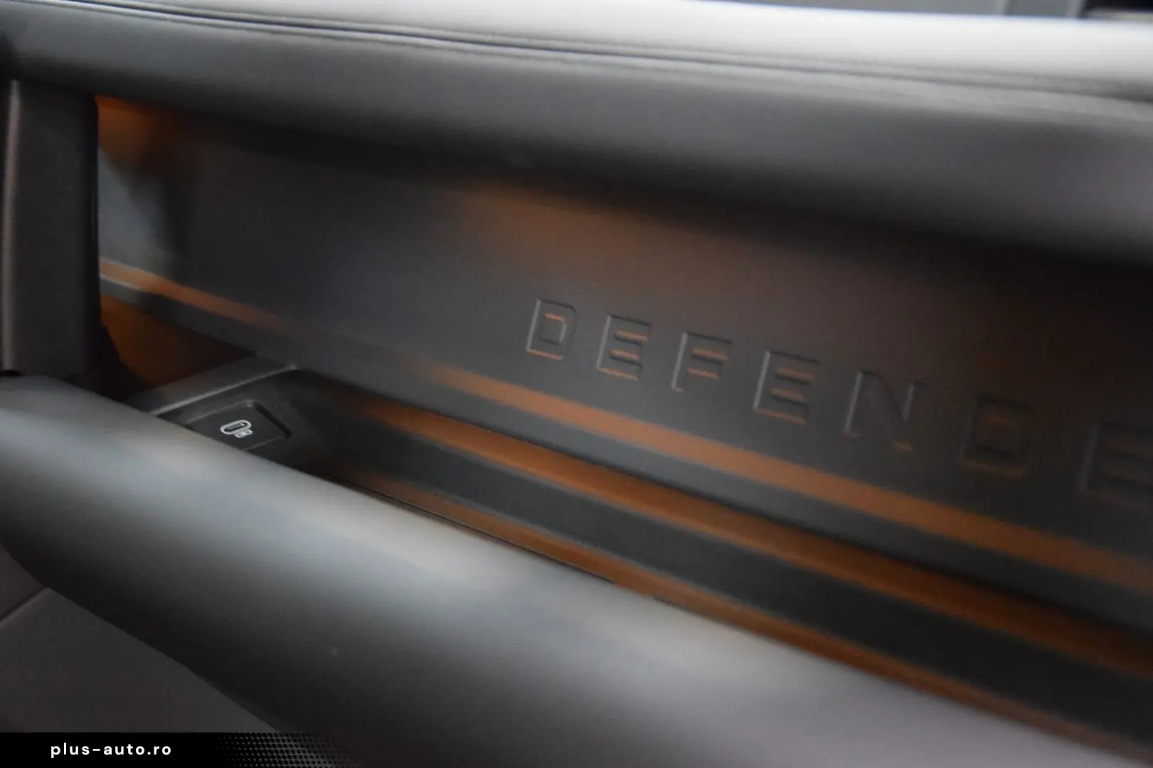 Defender 110 Hybrid X-Dynamic HSE 1-Hand Neu