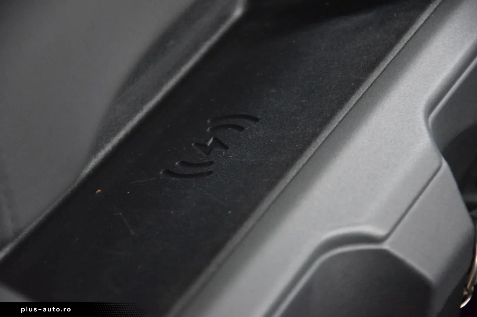 Defender 110 Hybrid X-Dynamic HSE 1-Hand Neu