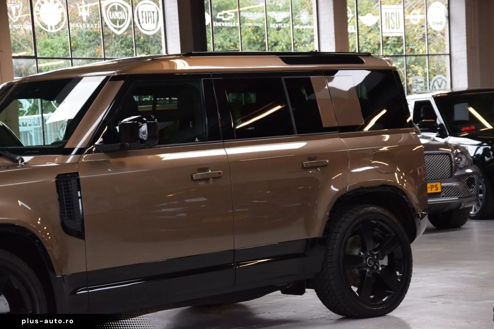 Defender 110 Hybrid X-Dynamic HSE 1-Hand Neu