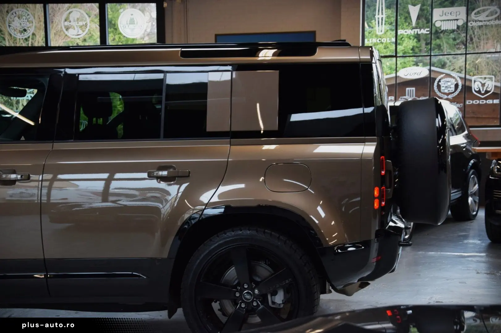 Defender 110 Hybrid X-Dynamic HSE 1-Hand Neu