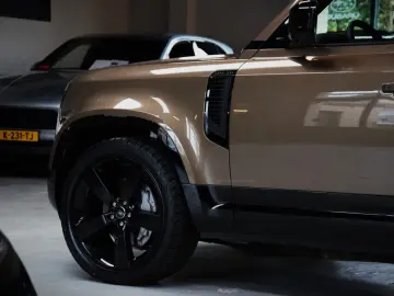 Defender 110 Hybrid X-Dynamic HSE 1-Hand Neu