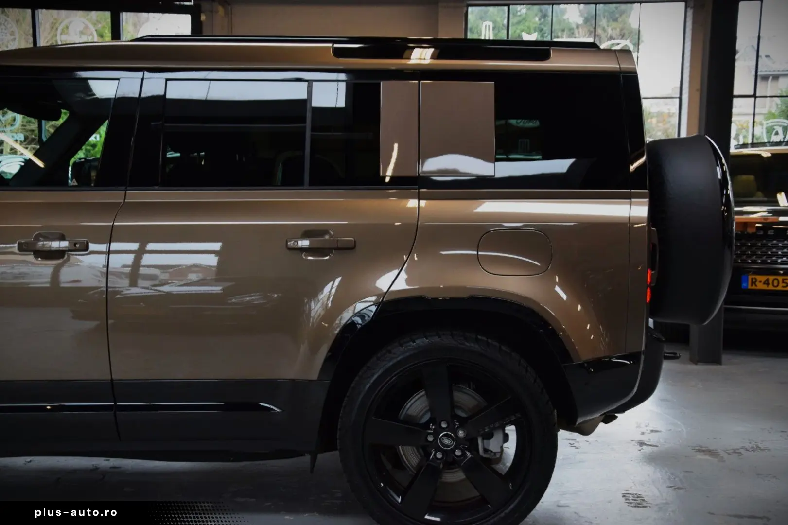 Defender 110 Hybrid X-Dynamic HSE 1-Hand Neu