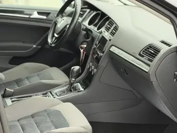 Volkswagen Golf VII 1.6 TDI Highline BlueMotion