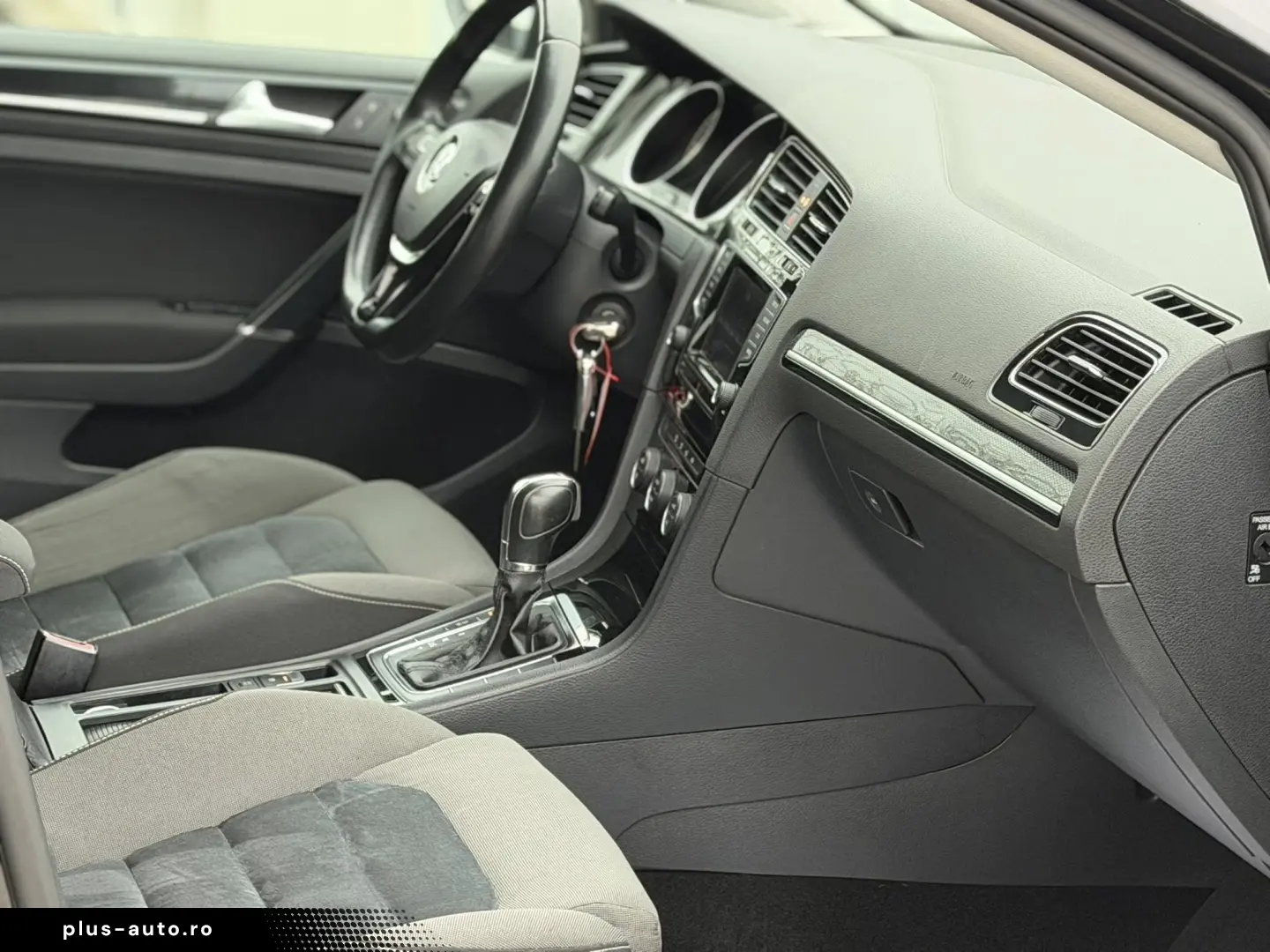 Volkswagen Golf VII 1.6 TDI Highline BlueMotion