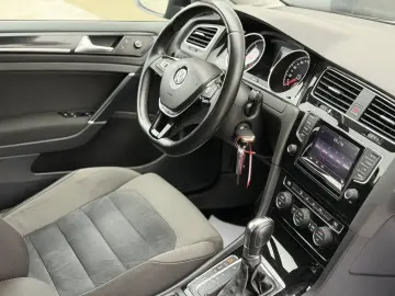 Volkswagen Golf VII 1.6 TDI Highline BlueMotion