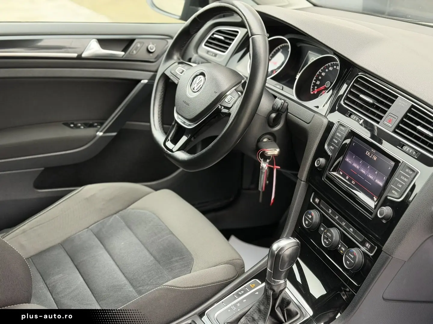 Volkswagen Golf VII 1.6 TDI Highline BlueMotion