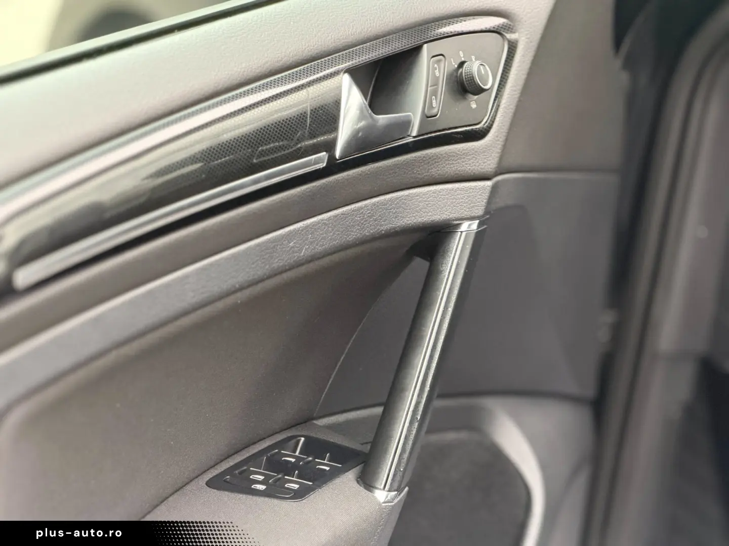 Volkswagen Golf VII 1.6 TDI Highline BlueMotion