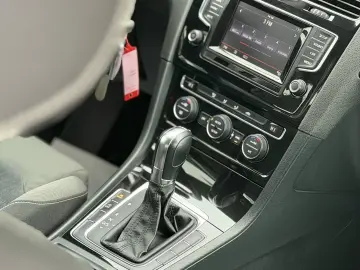 Volkswagen Golf VII 1.6 TDI Highline BlueMotion