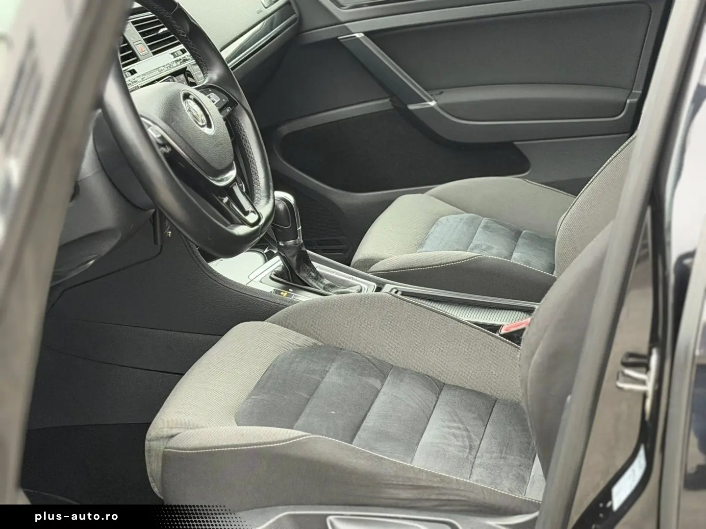 Volkswagen Golf VII 1.6 TDI Highline BlueMotion