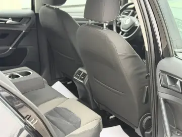 Volkswagen Golf VII 1.6 TDI Highline BlueMotion