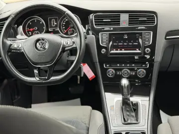 Volkswagen Golf VII 1.6 TDI Highline BlueMotion