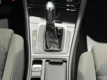 Volkswagen Golf VII 1.6 TDI Highline BlueMotion