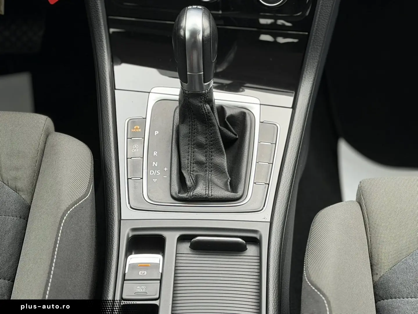 Volkswagen Golf VII 1.6 TDI Highline BlueMotion