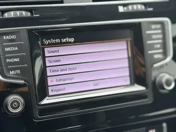 Volkswagen Golf VII 1.6 TDI Highline BlueMotion