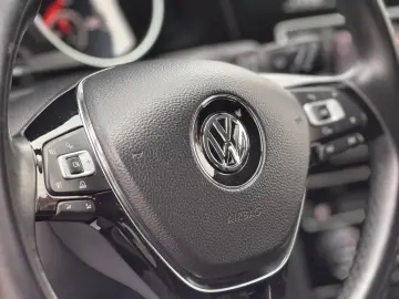 Volkswagen Golf VII 1.6 TDI Highline BlueMotion