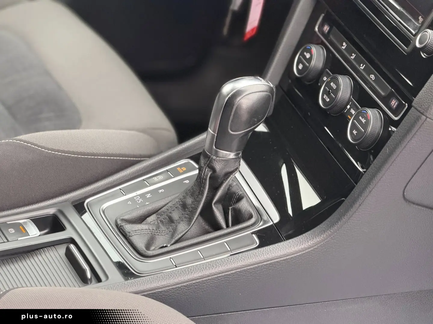 Volkswagen Golf VII 1.6 TDI Highline BlueMotion