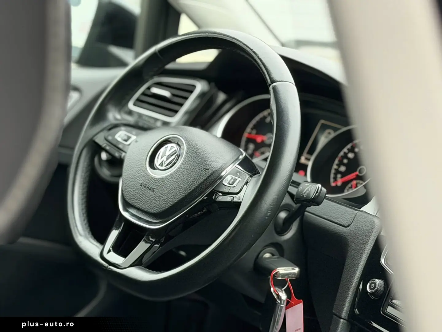 Volkswagen Golf VII 1.6 TDI Highline BlueMotion