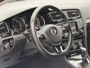 Volkswagen Golf VII 1.6 TDI Highline BlueMotion