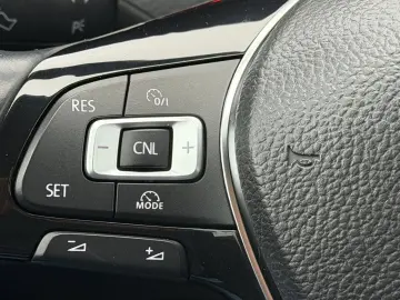 Volkswagen Golf VII 1.6 TDI Highline BlueMotion