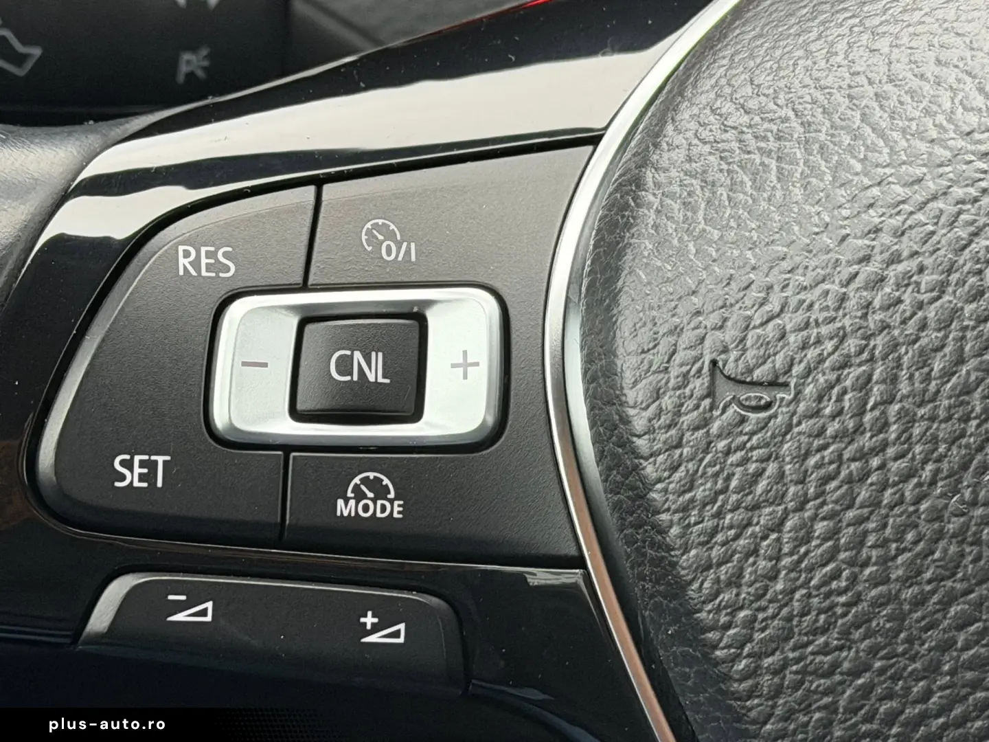 Volkswagen Golf VII 1.6 TDI Highline BlueMotion