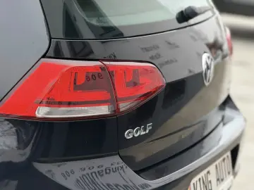 Volkswagen Golf VII 1.6 TDI Highline BlueMotion