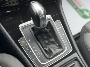 Volkswagen Golf VII 1.6 TDI Highline BlueMotion