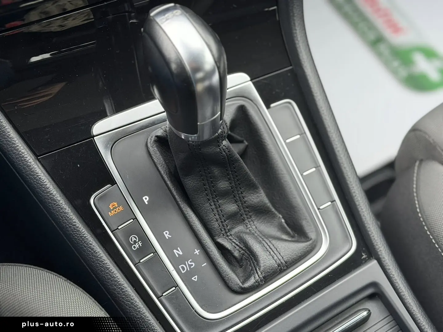 Volkswagen Golf VII 1.6 TDI Highline BlueMotion