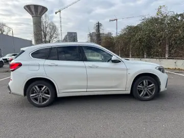 2021 BMW X1 xDrive20i Model M Sport  2.0i 178 CP