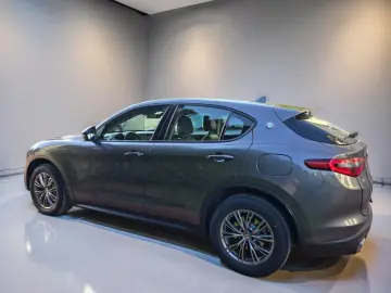 Alfa Romeo Stelvio Benzina