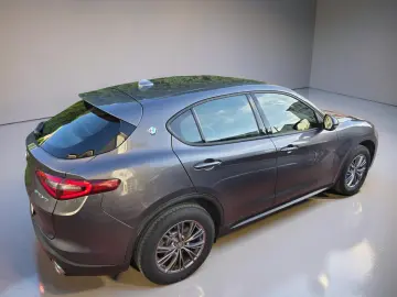 Alfa Romeo Stelvio Benzina