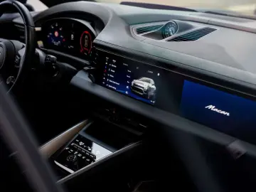 Macan Turbo  HUD  RearAxle S  360 -Kamera Bose