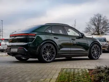 Macan Turbo  HUD  RearAxle S  360 -Kamera Bose