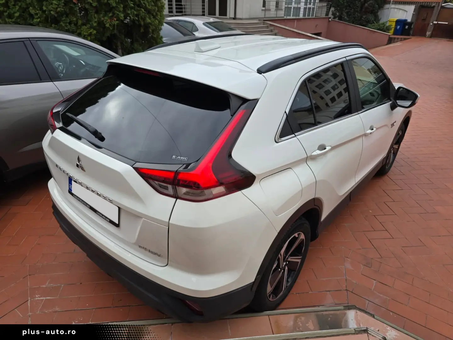 Mitsubishi Eclipse-Cross Distronic 193 CP 4x4 LED