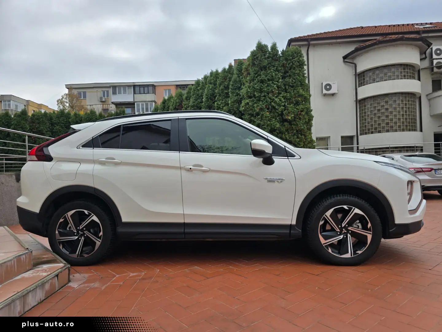 Mitsubishi Eclipse-Cross Distronic 193 CP 4x4 LED