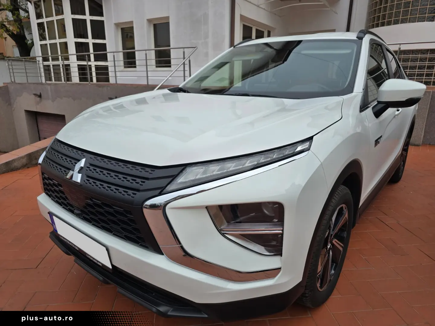 Mitsubishi Eclipse-Cross Distronic 193 CP 4x4 LED