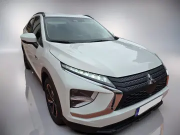 Mitsubishi Eclipse-Cross Distronic 193 CP 4x4 LED