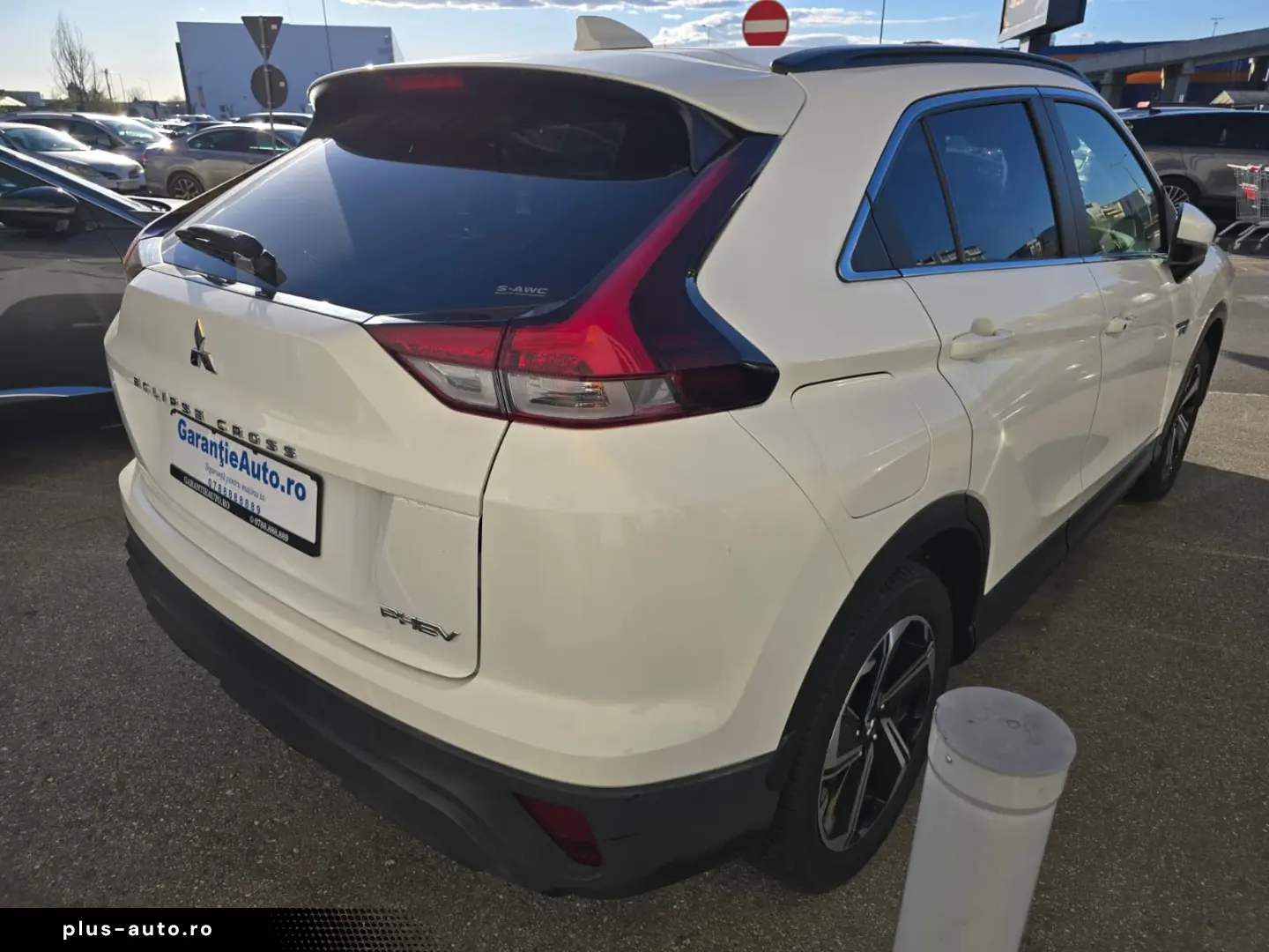 Mitsubishi Eclipse-Cross Distronic 193 CP 4x4 LED