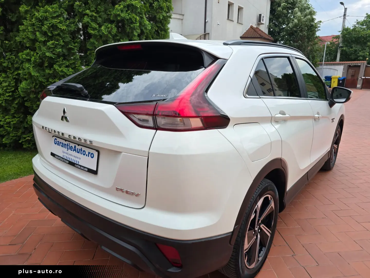 Mitsubishi Eclipse-Cross Distronic 193 CP 4x4 LED