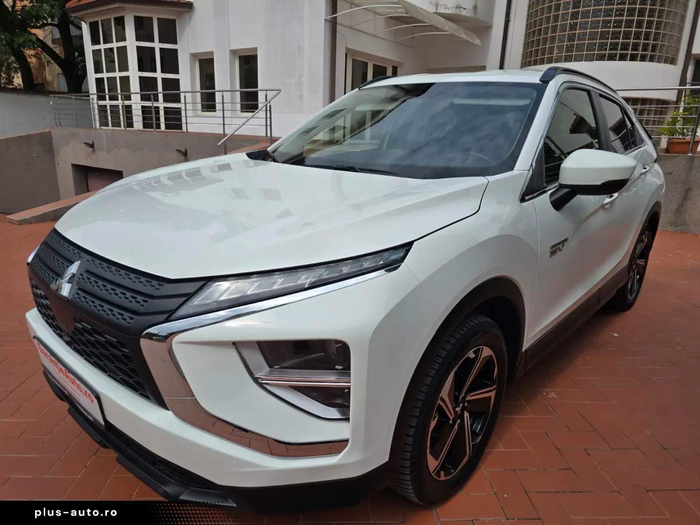 Mitsubishi Eclipse-Cross Distronic 193 CP 4x4 LED