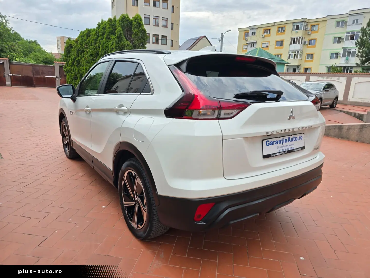 Mitsubishi Eclipse-Cross Distronic 193 CP 4x4 LED