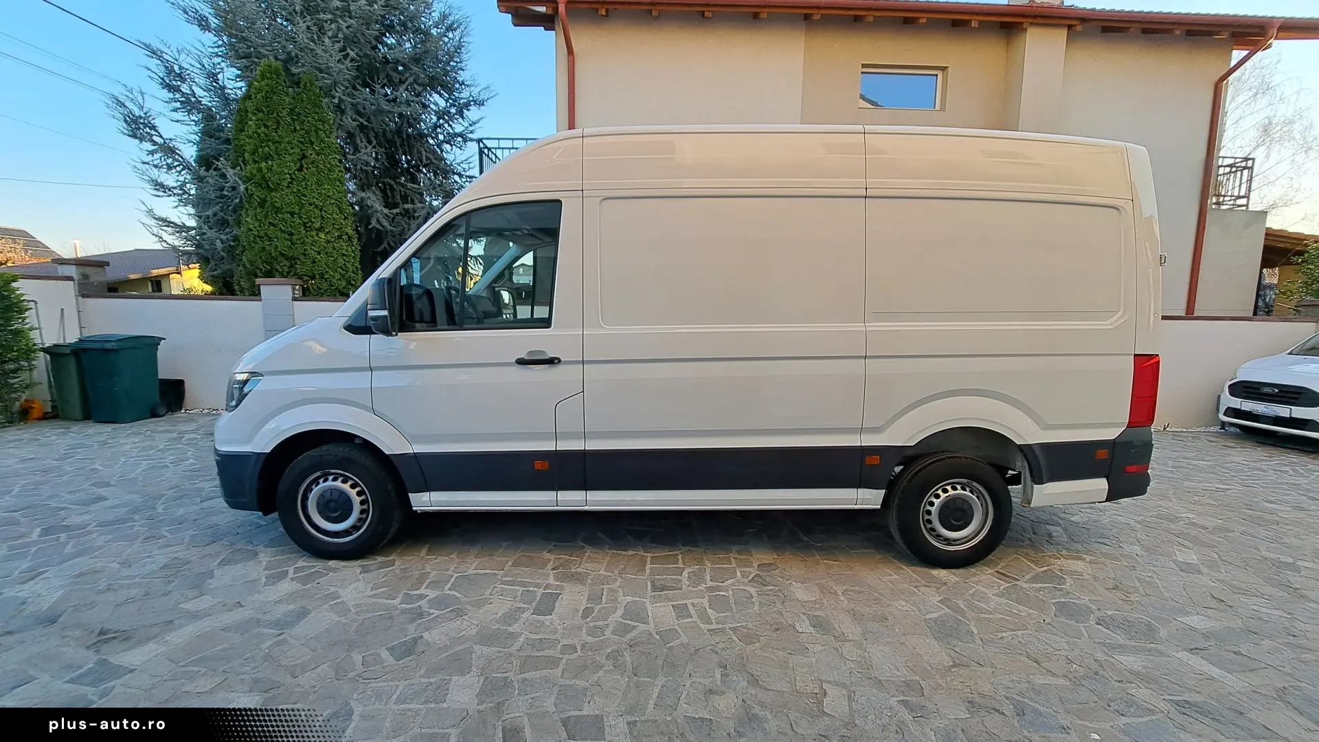 VOLKSWAGEN CRAFTER VAN L3H3 BUSINESS LINE FWD