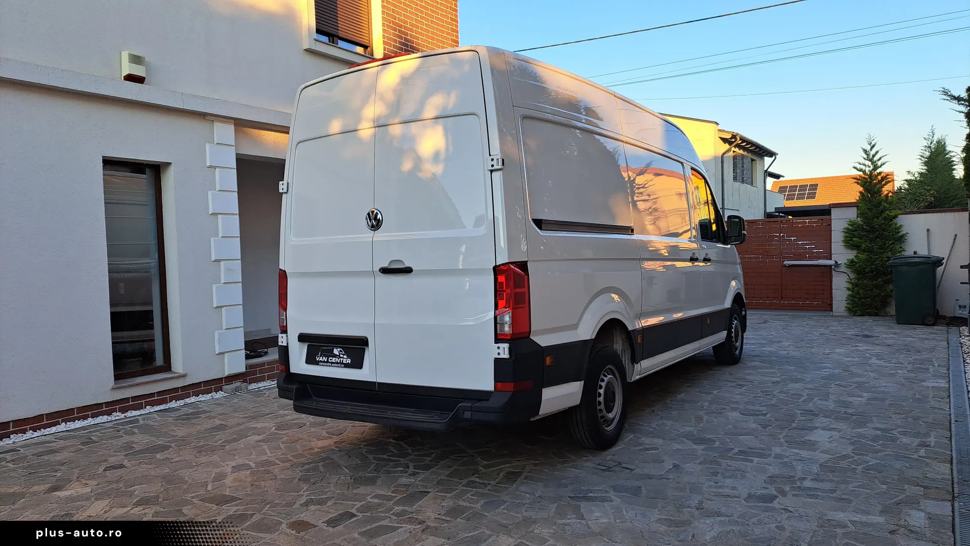 VOLKSWAGEN CRAFTER VAN L3H3 BUSINESS LINE FWD