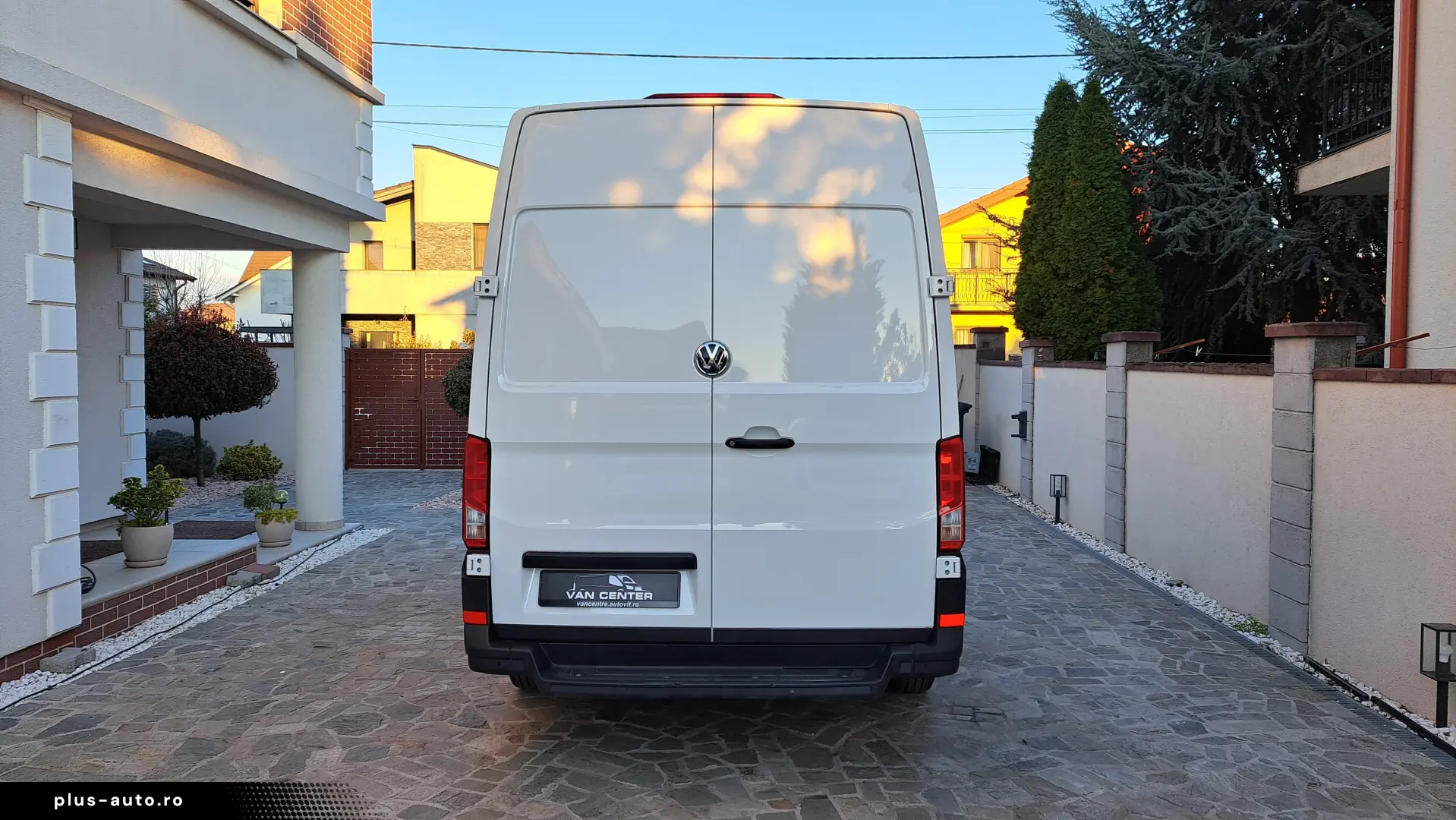 VOLKSWAGEN CRAFTER VAN L3H3 BUSINESS LINE FWD