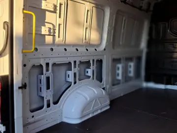 VOLKSWAGEN CRAFTER VAN L3H3 BUSINESS LINE FWD