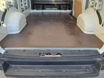 VOLKSWAGEN CRAFTER VAN L3H3 BUSINESS LINE FWD