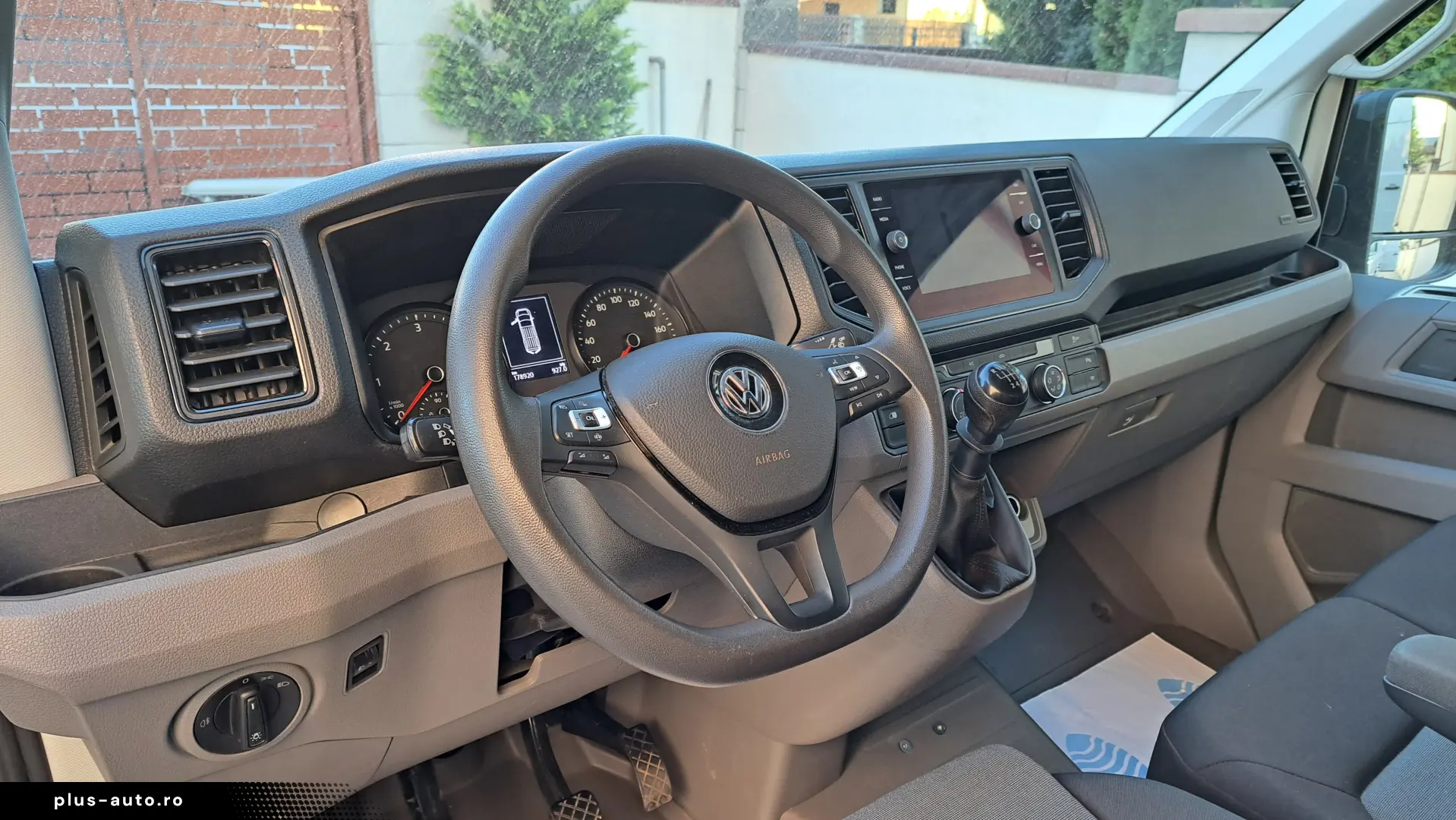 VOLKSWAGEN CRAFTER VAN L3H3 BUSINESS LINE FWD