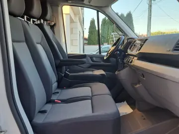 VOLKSWAGEN CRAFTER VAN L3H3 BUSINESS LINE FWD